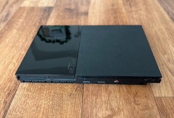 Sony Playstation 2 Slim (SCPH-90004) černá - 3