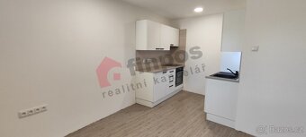 Pronájem bytu 1+kk 25 m2 ve Vlašimi, Žižkovo nám. - okr. Ben - 3