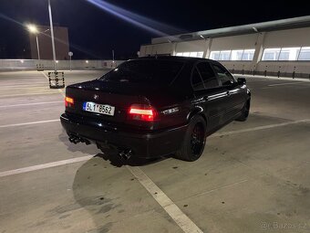 BMW E39 540i manuál - 3