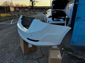 Kompletní zadní nárazník ŠKODA OCTAVIA 4 kombi - 3