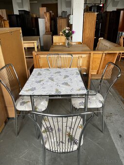 Jídelní stůl se židlemi - 3