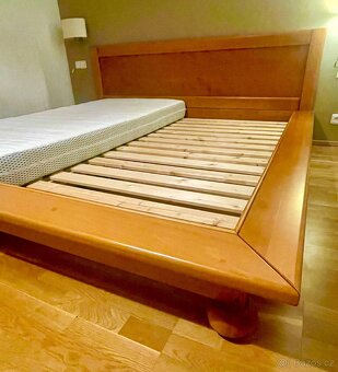 Manželská postel masiv 200x220 - 3