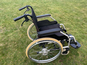 Meyra mechanický invalidní vozík 43cm bržděný - 3