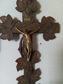 Dřevěný řezbovaný kříž s Ježíšem velký - 3