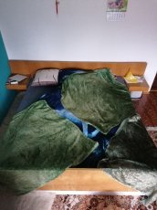 Přehozy na postel a látky - 3