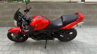 Suzuki GSR 600 - 3