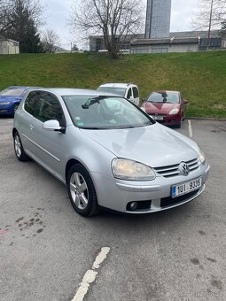 VW Golf V - 3