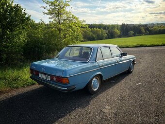 Mercedes w123 300D piano - 3