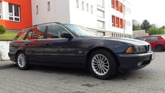 BMW 523i - 3