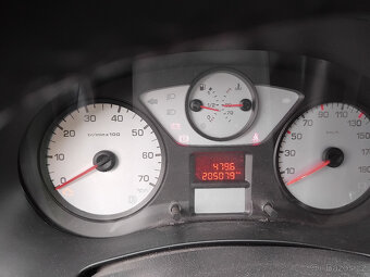 Peugeot Partner 1,6HDI 68kW 2011, 7 míst - 3