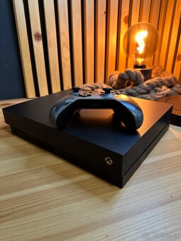 Microsoft Xbox One X, 1 TB - 3