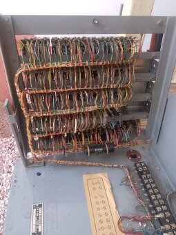 Telefonní reléová pobočková ústředna Tesla USR 1/4 - 3