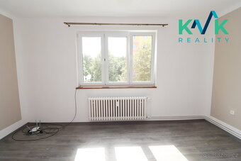 Pronájem bytu 2+1, po rekonstrukci, 60 m², Nová Role – ul. - 3