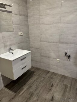 Pronájem 2+kk Jablunkov - centrum, výtah, cihlová budova - 3
