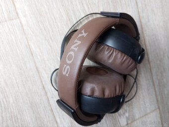Kvalitní sluchátka limitka SONY MDR-XB610 - 3