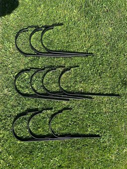 Okapní háky černé - 3