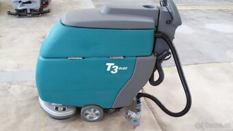 Podlahový mycí stroj Tennant T3 Disk 50 s vlastním pojezdem - 3