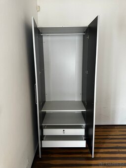 Šatní skříň - 3