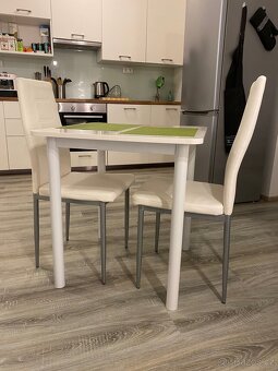 PRODÁM KUCHYŇSKÝ STŮL + 2 ŽIDLE - 3