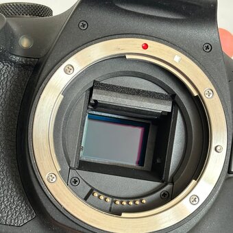 Canon 2000D tělo - 3
