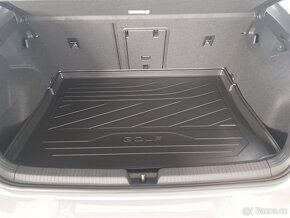 VW GOLF řady 8 - originální vana zavazadlového prostoru - 3