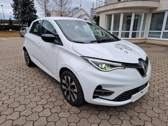 Zoe - 3
