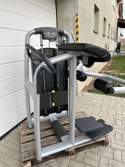 Glute stroj Technogym Selection - 3