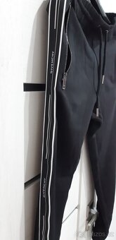 GIVENCHY TEPLAKY 2 - 3
