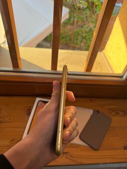 iPhone Xr 64gb Yellow - 3