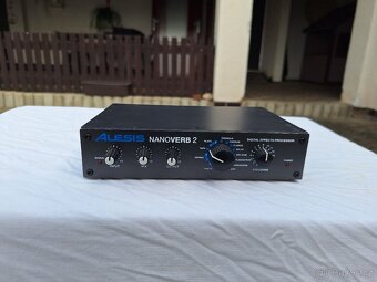 Alesis nanoverb 2 - 3