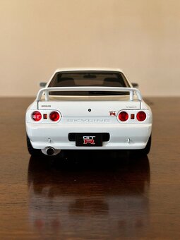 1/18 Autoart Nissan GT-R R32 V-Spec II Tuned Version White - 3