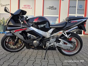 Honda CBR 929 RR Fireblade, 2000 - 3