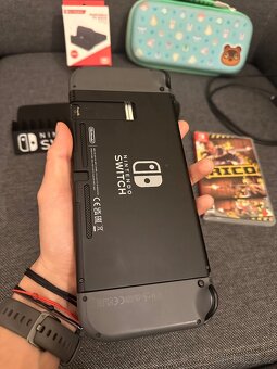 Nintendo Switch V2 + hra + příslušenství - 3