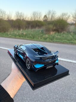 1:18 / Bugatti Divo blue carbon - 3