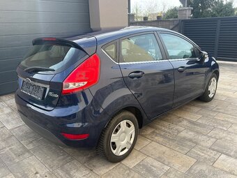 Ford Fiesta 1.2i 60kW/2010/5 dveří / klima/ Výhřev - 3