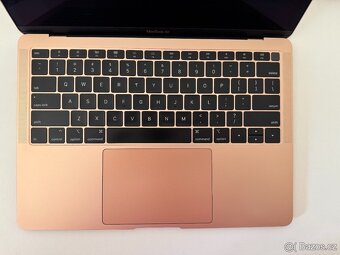 MacBook Air 2019 Rose Gold, 16 GB ram, 500 GB disk - 3