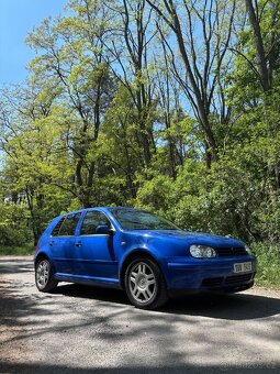 VW Golf mkIV 1.9 tdi 66kw - poškozený interiér - 3