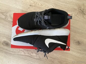 Nike Roshe One dámske tenisky velikost 40,5 - 3