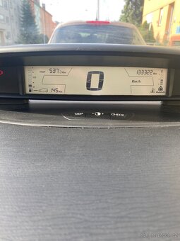 Citroen C4 coupe červené 2007 65kw - 3