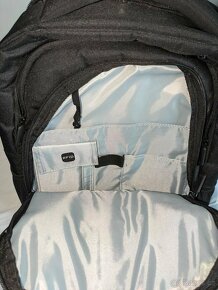 Hp Universal 2 in 1 business batoh 17" - 3