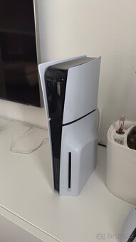 PlayStation 5 (Slim) + 2x DualSense Wireless Controller - 3