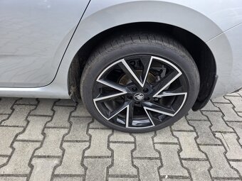 Škoda Scala 1.0 85kw style plus sport interiér - 3