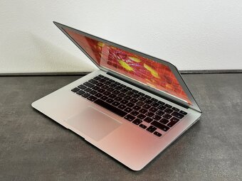 MacBook Air 13" 2015 i5 / 4GB / 128GB SSD - DPH - 3
