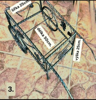 Kovové stojánky na květináče - 3