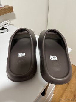 Adidas Yeezy slide - 3