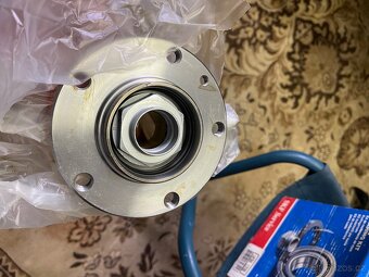 Nové přední ložiska pro BMW E34 / E32 / E31 - 3