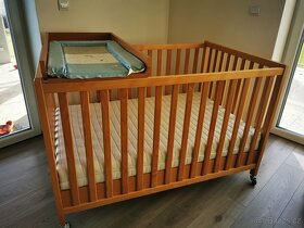 Dětská postýlka na kolečkách +přebalovací pult - 3