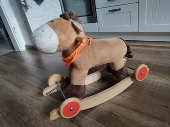 2 v 1 - Odrážedlo / houpací kůň - 3