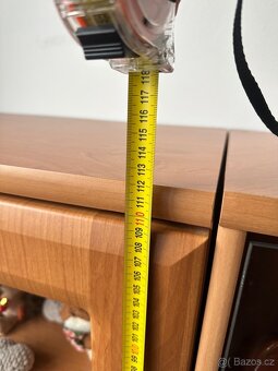 Komoda/skřínka se skleněný dveřmi - 3