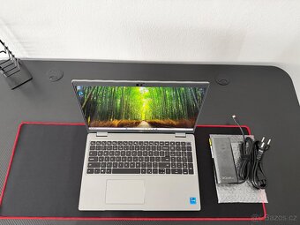 Dell Latitude 5520 - Core i5-11Gen / záruka / Win 11 Pro - 3